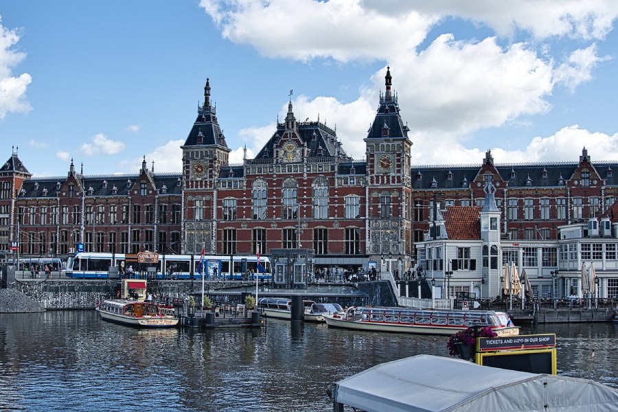Navigating the City Efficiently: Public Transport in Amsterdam