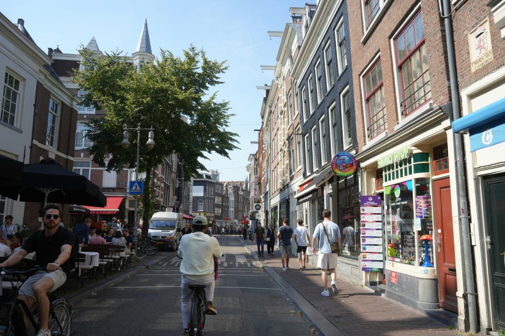 Cycling & Pedestrian Etiquette - Amsterdam
